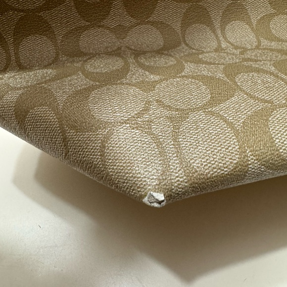 Coach purse - Picture 4 of 7